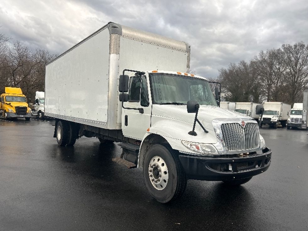 Medium Duty Box Truck-Light and Medium Duty Trucks-International-2019-4300-Bensalem-PA-189,752\n\t\tmiles-$ 37,750 - Image 1