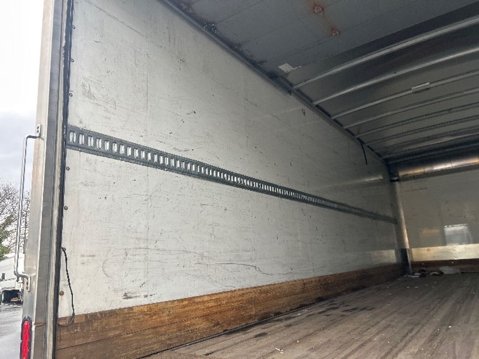 Medium Duty Box Truck-Light and Medium Duty Trucks-International-2019-4300-Bensalem-PA-189,752\n\t\tmiles-$ 37,750 - Image 11