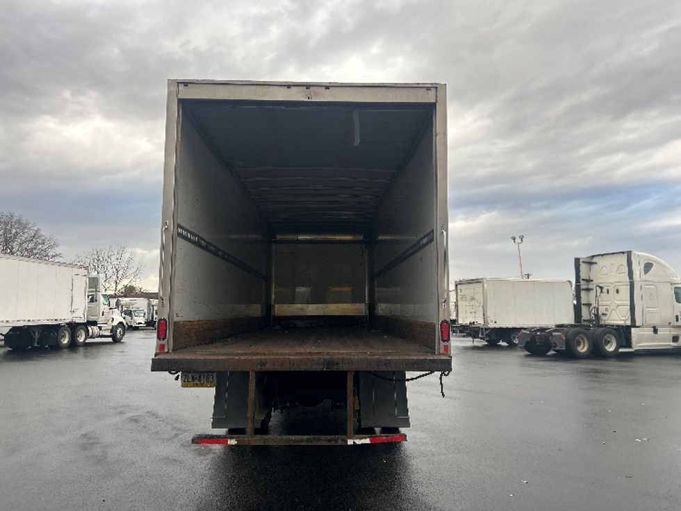 Medium Duty Box Truck-Light and Medium Duty Trucks-International-2019-4300-Bensalem-PA-189,752\n\t\tmiles-$ 37,750 - Image 8