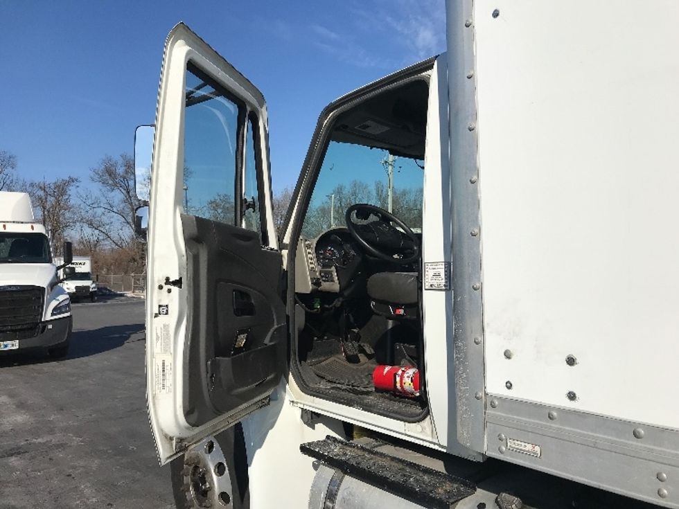 Medium Duty Box Truck-Light and Medium Duty Trucks-International-2019-4300-Bensalem-PA-200,149\n\t\tmiles-$ 40,000 - Image 16