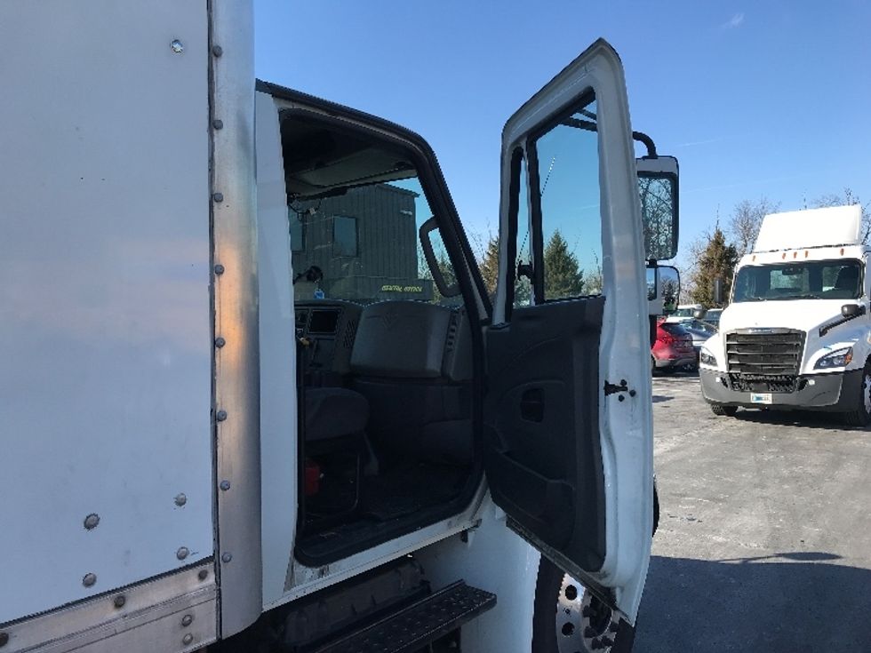 Medium Duty Box Truck-Light and Medium Duty Trucks-International-2019-4300-Bensalem-PA-200,149\n\t\tmiles-$ 40,000 - Image 20