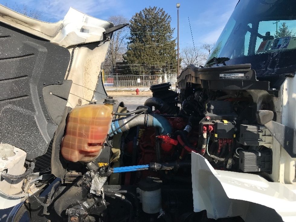 Medium Duty Box Truck-Light and Medium Duty Trucks-International-2019-4300-Bensalem-PA-200,149\n\t\tmiles-$ 40,000 - Image 24