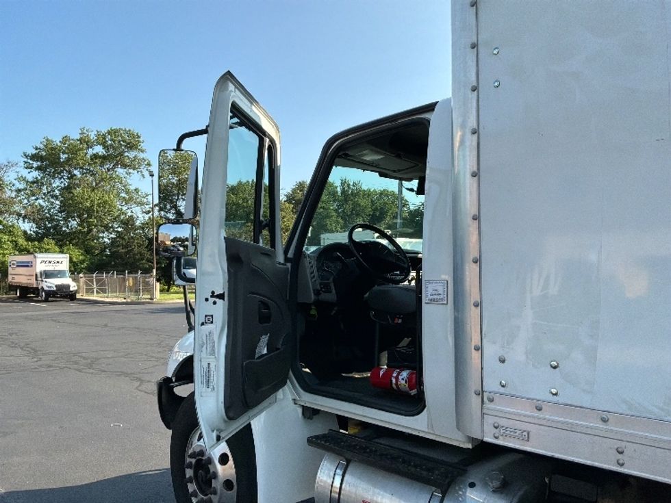 Medium Duty Box Truck-Light and Medium Duty Trucks-International-2019-4300-Bensalem-PA-210,630\n\t\tmiles-$ 49,500 - Image 16