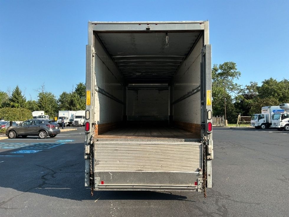 Medium Duty Box Truck-Light and Medium Duty Trucks-International-2019-4300-Bensalem-PA-210,630\n\t\tmiles-$ 49,500 - Image 8