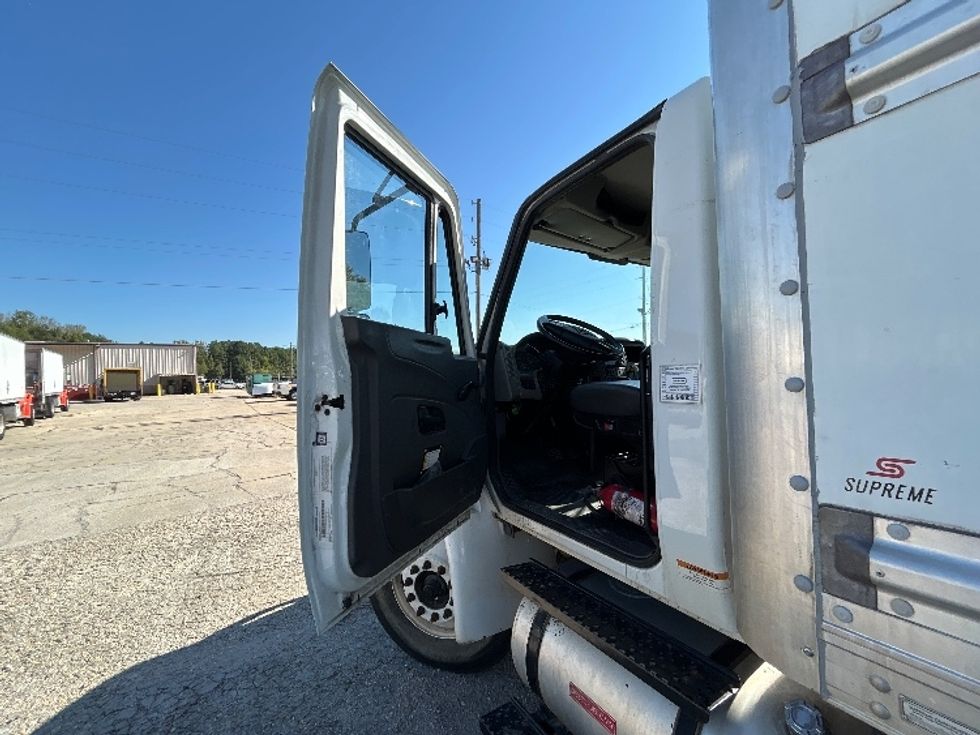 Medium Duty Box Truck-Light and Medium Duty Trucks-International-2019-4300-Birmingham-AL-161,236\n\t\tmiles-$ 54,250 - Image 16