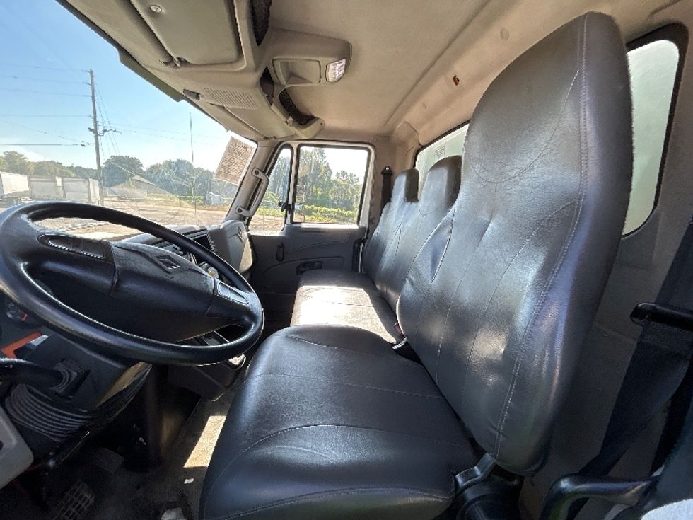Medium Duty Box Truck-Light and Medium Duty Trucks-International-2019-4300-Birmingham-AL-161,236\n\t\tmiles-$ 54,250 - Image 19