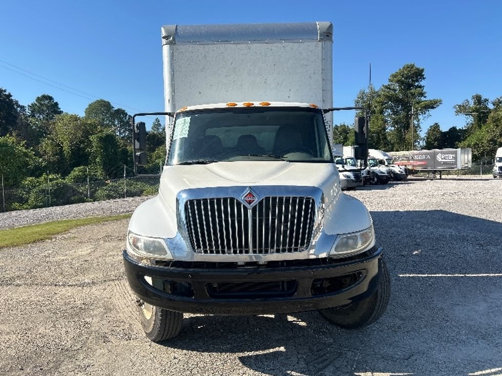 Medium Duty Box Truck-Light and Medium Duty Trucks-International-2019-4300-Birmingham-AL-161,236\n\t\tmiles-$ 54,250 - Image 2