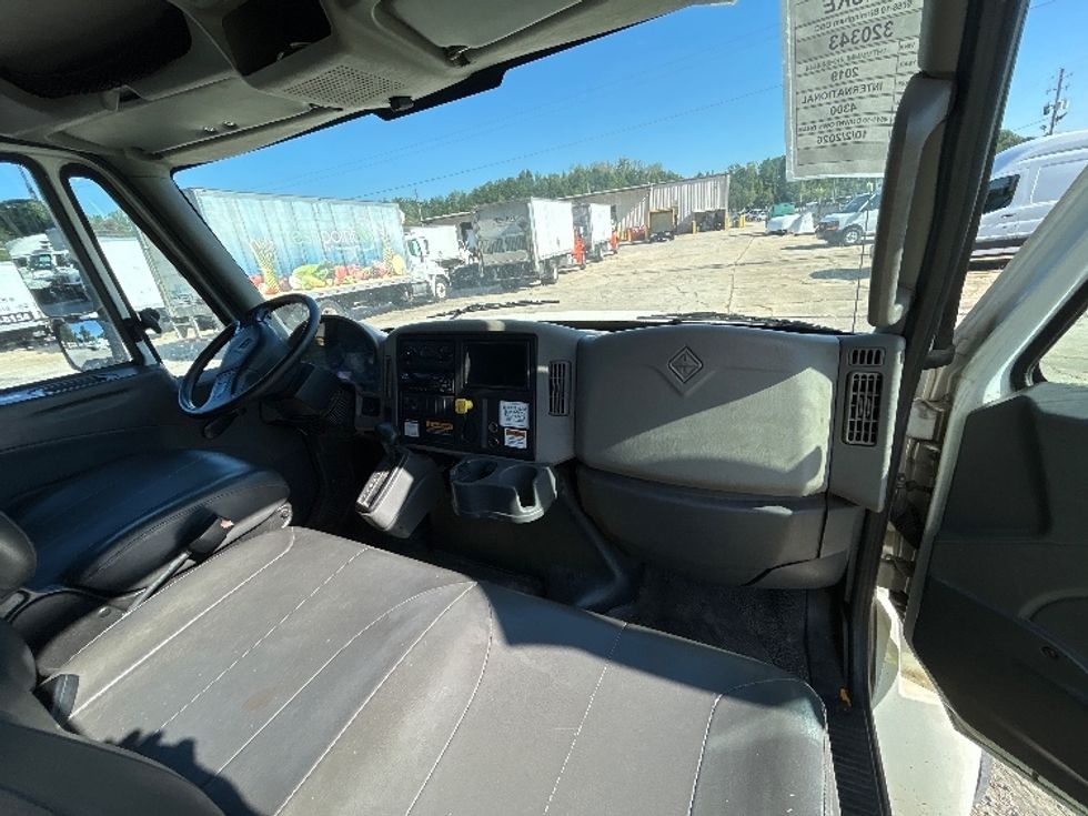 Medium Duty Box Truck-Light and Medium Duty Trucks-International-2019-4300-Birmingham-AL-161,236\n\t\tmiles-$ 54,250 - Image 21