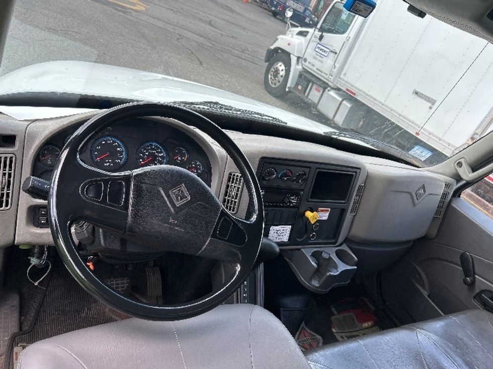 Medium Duty Box Truck-Light and Medium Duty Trucks-International-2019-4300-Braintree-MA-256,148\n\t\tmiles-$ 30,500 - Image 17