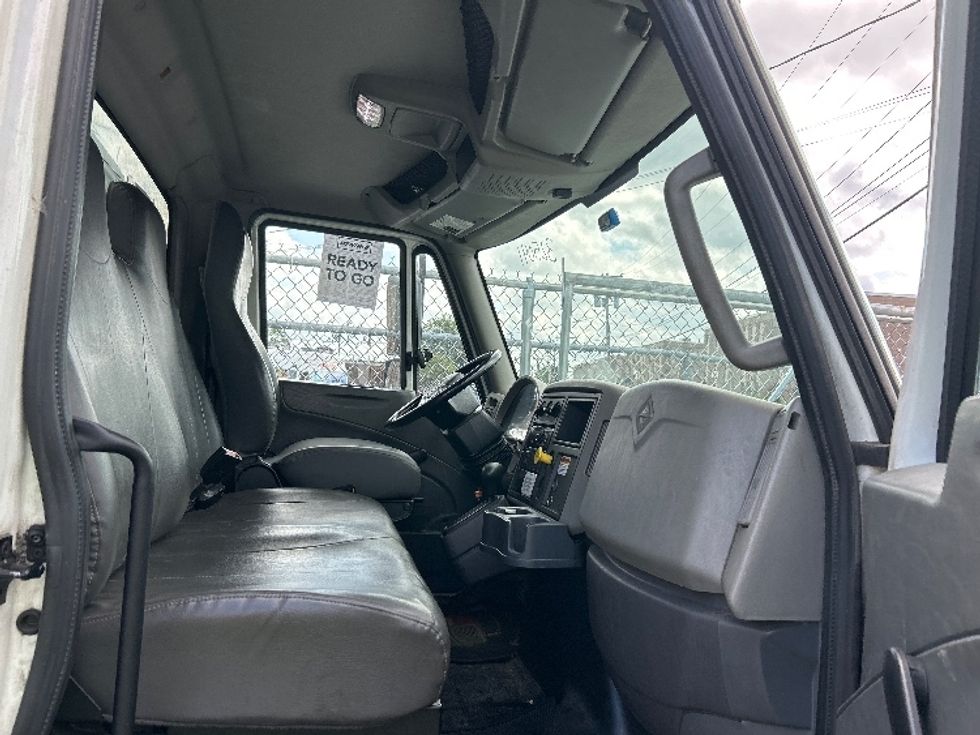 Medium Duty Box Truck-Light and Medium Duty Trucks-International-2019-4300-Braintree-MA-256,148\n\t\tmiles-$ 30,500 - Image 20