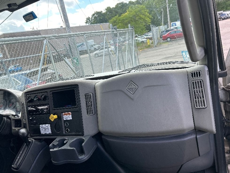 Medium Duty Box Truck-Light and Medium Duty Trucks-International-2019-4300-Braintree-MA-256,148\n\t\tmiles-$ 30,500 - Image 21