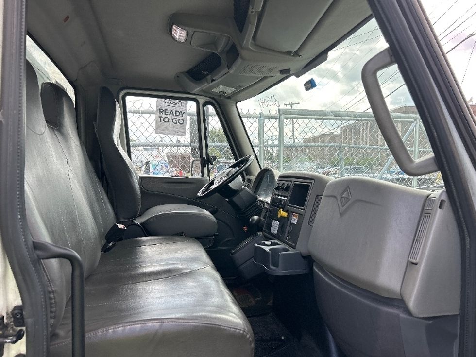 Medium Duty Box Truck-Light and Medium Duty Trucks-International-2019-4300-Braintree-MA-256,148\n\t\tmiles-$ 30,500 - Image 22