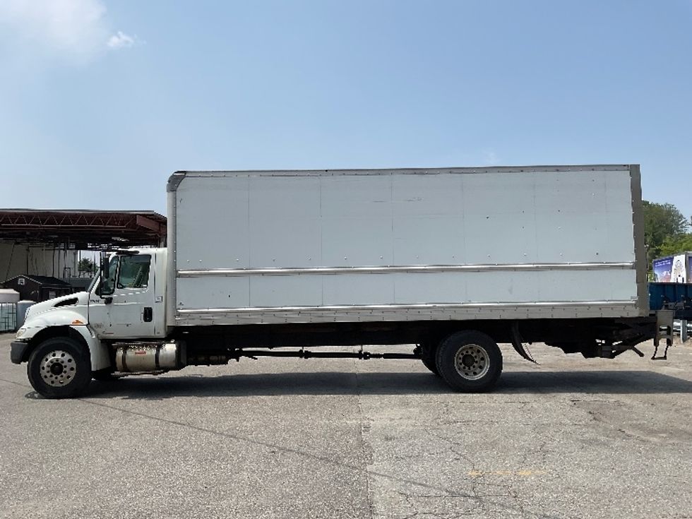 Medium Duty Box Truck-Light and Medium Duty Trucks-International-2019-4300-Braintree-MA-256,148\n\t\tmiles-$ 30,500 - Image 4