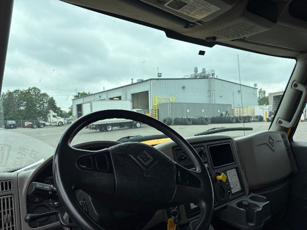 Medium Duty Box Truck-Light and Medium Duty Trucks-International-2019-4300-Brampton-ON-300,895\n\t\tkm-$ 41,000 - Image 17