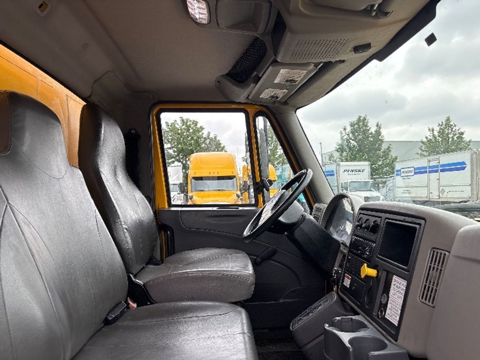 Medium Duty Box Truck-Light and Medium Duty Trucks-International-2019-4300-Brampton-ON-300,895\n\t\tkm-$ 41,000 - Image 22