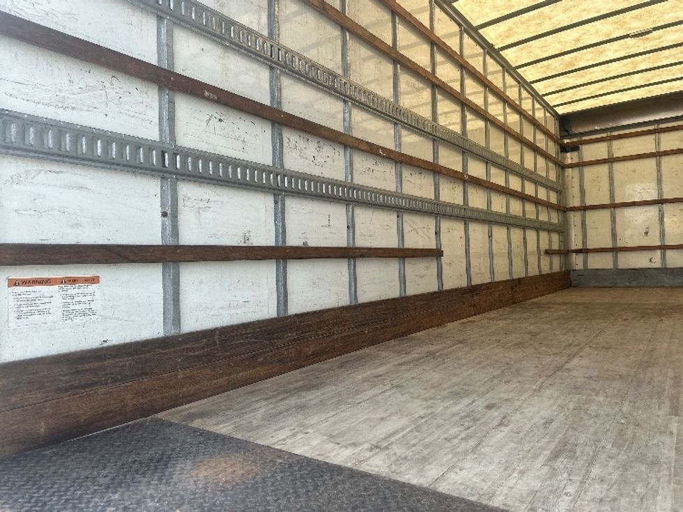 Medium Duty Box Truck-Light and Medium Duty Trucks-International-2019-4300-Brampton-ON-304,076\n\t\tkm-$ 51,500 - Image 11