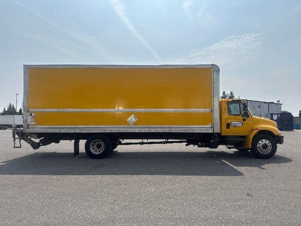 Medium Duty Box Truck-Light and Medium Duty Trucks-International-2019-4300-Brampton-ON-304,076\n\t\tkm-$ 51,500 - Image 15