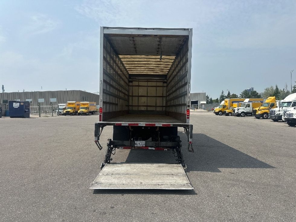Medium Duty Box Truck-Light and Medium Duty Trucks-International-2019-4300-Brampton-ON-304,076\n\t\tkm-$ 51,500 - Image 9
