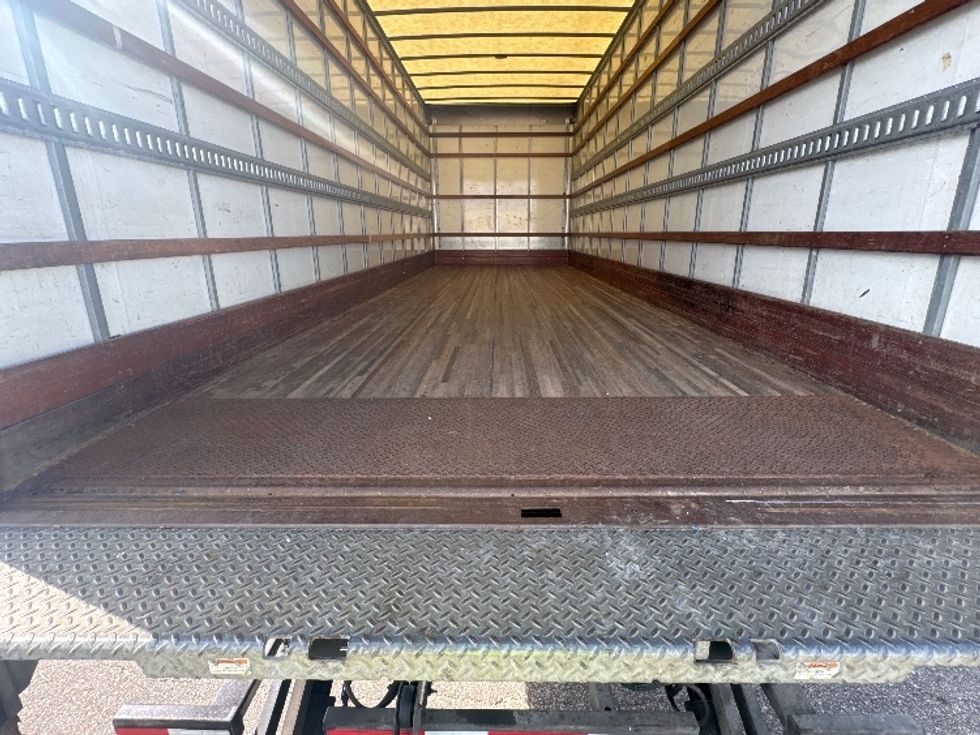 Medium Duty Box Truck-Light and Medium Duty Trucks-International-2019-4300-Brooklyn Park-MN-110,859\n\t\tmiles-$ 50,250 - Image 10