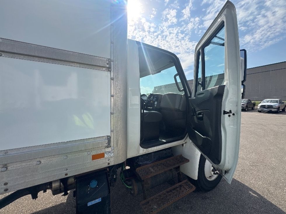 Medium Duty Box Truck-Light and Medium Duty Trucks-International-2019-4300-Brooklyn Park-MN-110,859\n\t\tmiles-$ 50,250 - Image 20