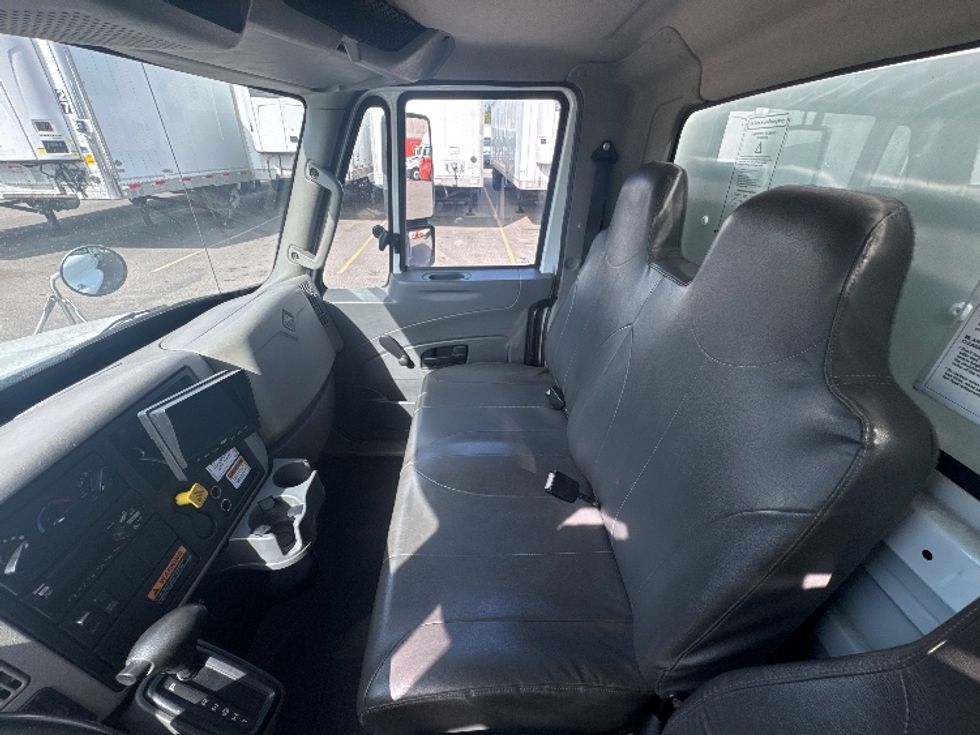Medium Duty Box Truck-Light and Medium Duty Trucks-International-2019-4300-Brooklyn Park-MN-110,859\n\t\tmiles-$ 50,250 - Image 19