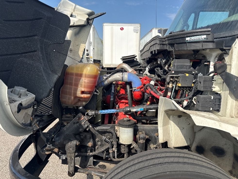 Medium Duty Box Truck-Light and Medium Duty Trucks-International-2019-4300-Brooklyn Park-MN-110,859\n\t\tmiles-$ 50,250 - Image 24