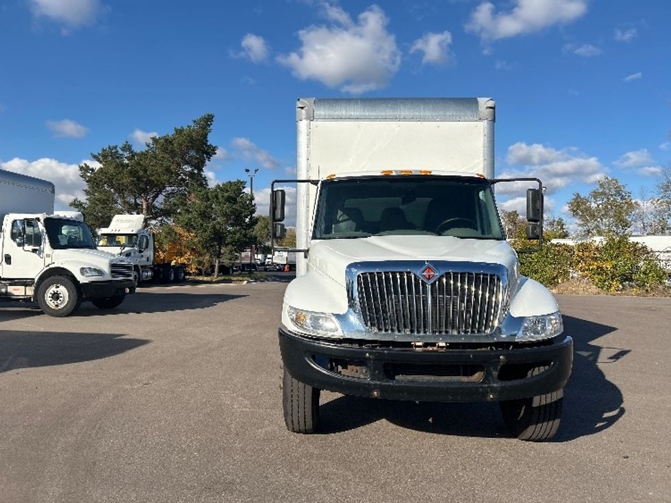 Medium Duty Box Truck-Light and Medium Duty Trucks-International-2019-4300-Brooklyn Park-MN-143,107\n\t\tmiles-$ 40,250 - Image 2