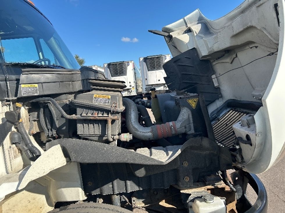 Medium Duty Box Truck-Light and Medium Duty Trucks-International-2019-4300-Brooklyn Park-MN-143,107\n\t\tmiles-$ 40,250 - Image 24