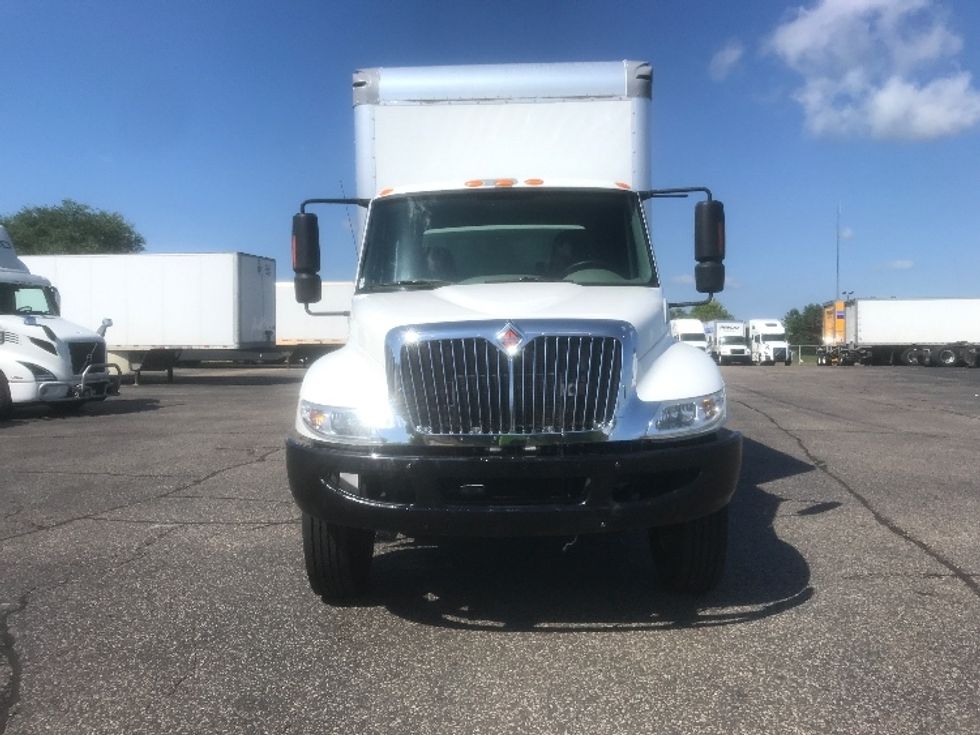 Medium Duty Box Truck-Light and Medium Duty Trucks-International-2019-4300-Brooklyn Park-MN-180,823\n\t\tmiles-$ 29,500 - Image 2