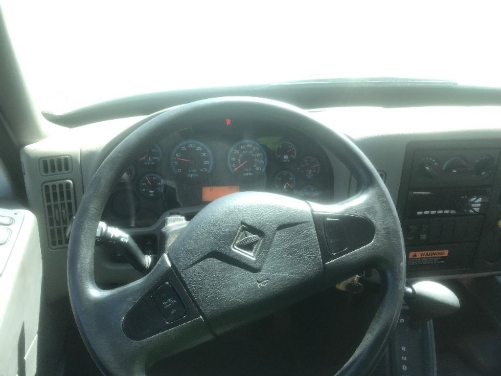 Medium Duty Box Truck-Light and Medium Duty Trucks-International-2019-4300-Brooklyn Park-MN-180,823\n\t\tmiles-$ 29,500 - Image 19