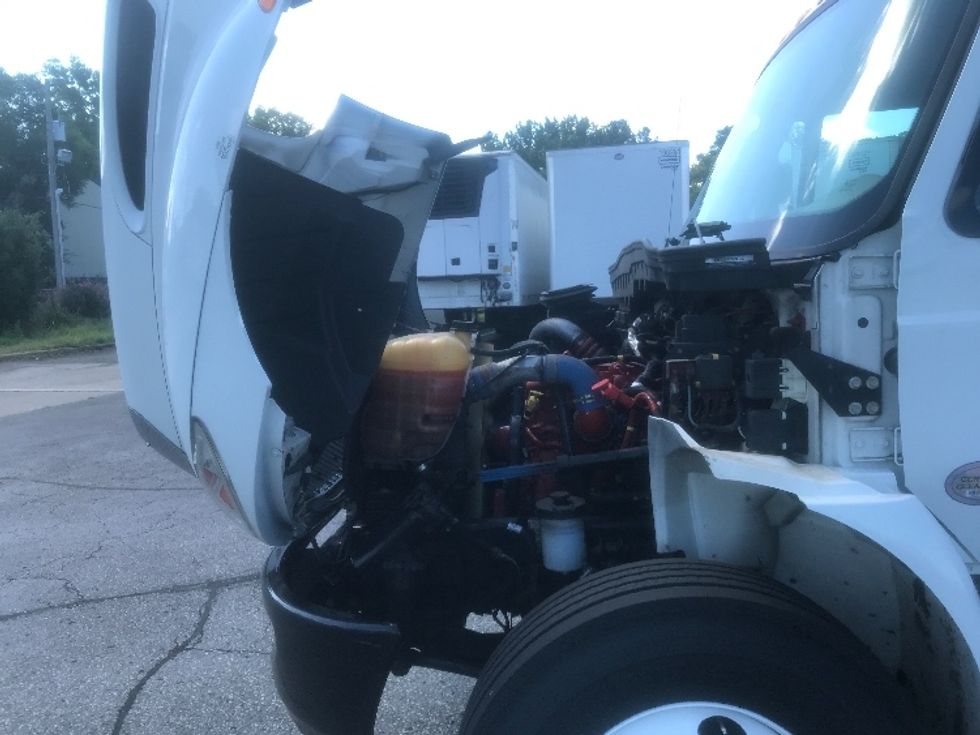 Medium Duty Box Truck-Light and Medium Duty Trucks-International-2019-4300-Brooklyn Park-MN-180,823\n\t\tmiles-$ 29,500 - Image 23