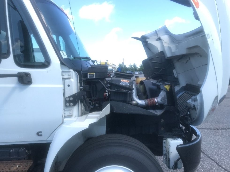 Medium Duty Box Truck-Light and Medium Duty Trucks-International-2019-4300-Brooklyn Park-MN-180,823\n\t\tmiles-$ 29,500 - Image 22