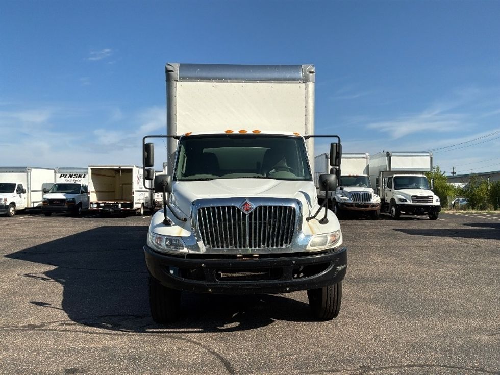 Medium Duty Box Truck-Light and Medium Duty Trucks-International-2019-4300-Brooklyn Park-MN-223,389\n\t\tmiles-$ 46,500 - Image 2