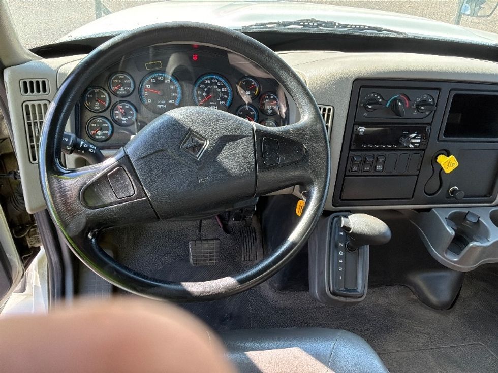 Medium Duty Box Truck-Light and Medium Duty Trucks-International-2019-4300-Brooklyn Park-MN-223,389\n\t\tmiles-$ 46,500 - Image 18