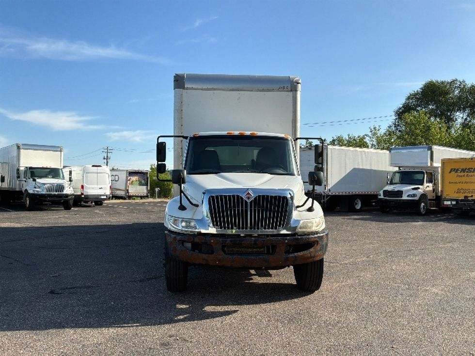Medium Duty Box Truck-Light and Medium Duty Trucks-International-2019-4300-Brooklyn Park-MN-296,800\n\t\tmiles-$ 36,500 - Image 2