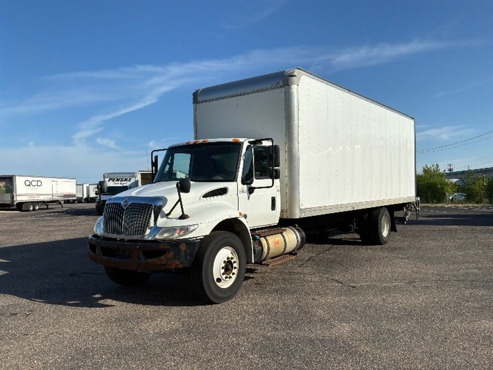 Medium Duty Box Truck-Light and Medium Duty Trucks-International-2019-4300-Brooklyn Park-MN-296,800\n\t\tmiles-$ 36,500 - Image 3