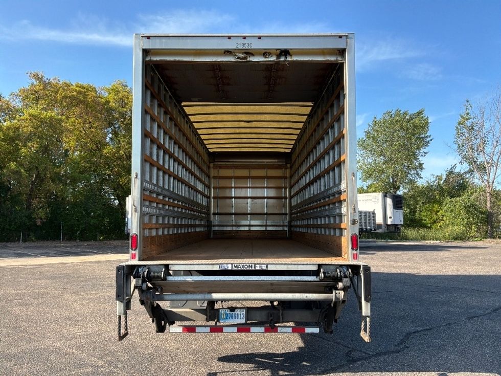 Medium Duty Box Truck-Light and Medium Duty Trucks-International-2019-4300-Brooklyn Park-MN-296,800\n\t\tmiles-$ 36,500 - Image 8