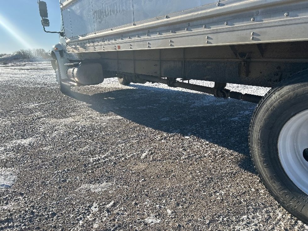 Medium Duty Box Truck-Light and Medium Duty Trucks-International-2019-4300-Brooklyn Park-MN-318,142\n\t\tmiles-$ 21,500 - Image 5