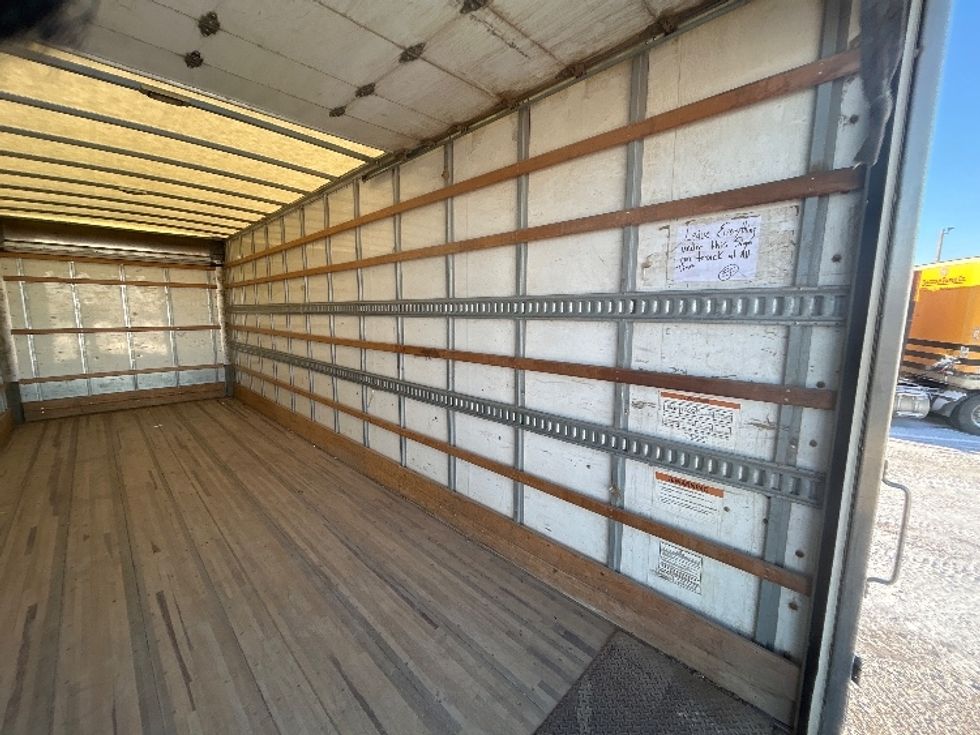 Medium Duty Box Truck-Light and Medium Duty Trucks-International-2019-4300-Brooklyn Park-MN-318,142\n\t\tmiles-$ 21,500 - Image 12
