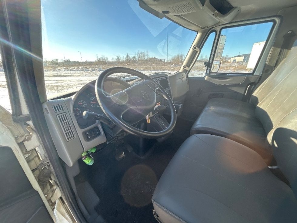 Medium Duty Box Truck-Light and Medium Duty Trucks-International-2019-4300-Brooklyn Park-MN-318,142\n\t\tmiles-$ 21,500 - Image 17