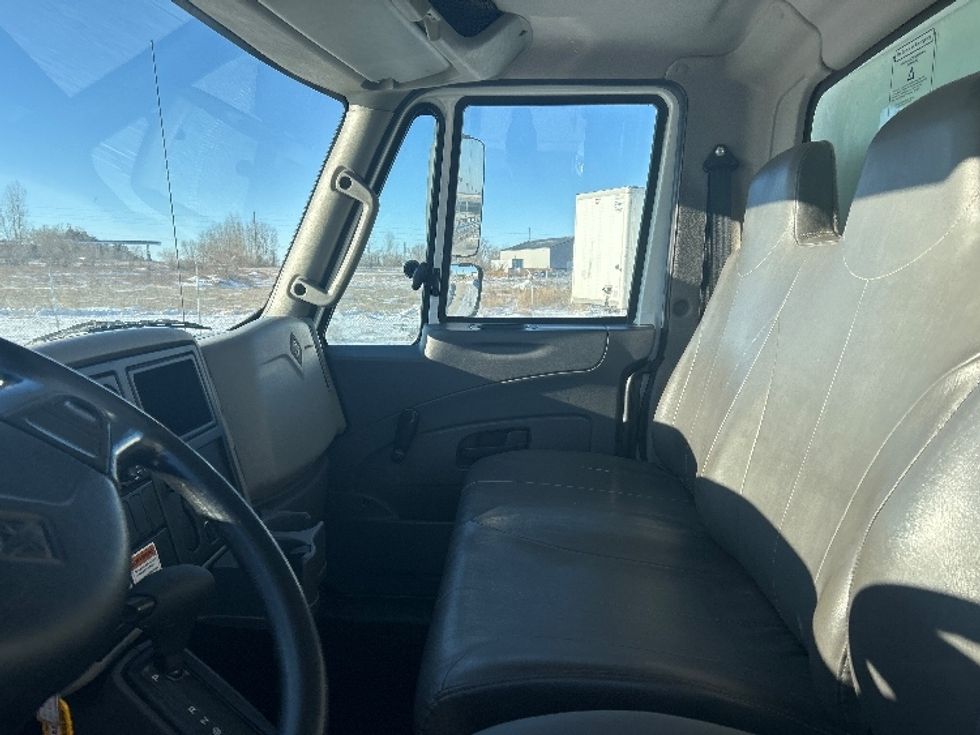 Medium Duty Box Truck-Light and Medium Duty Trucks-International-2019-4300-Brooklyn Park-MN-318,142\n\t\tmiles-$ 21,500 - Image 19