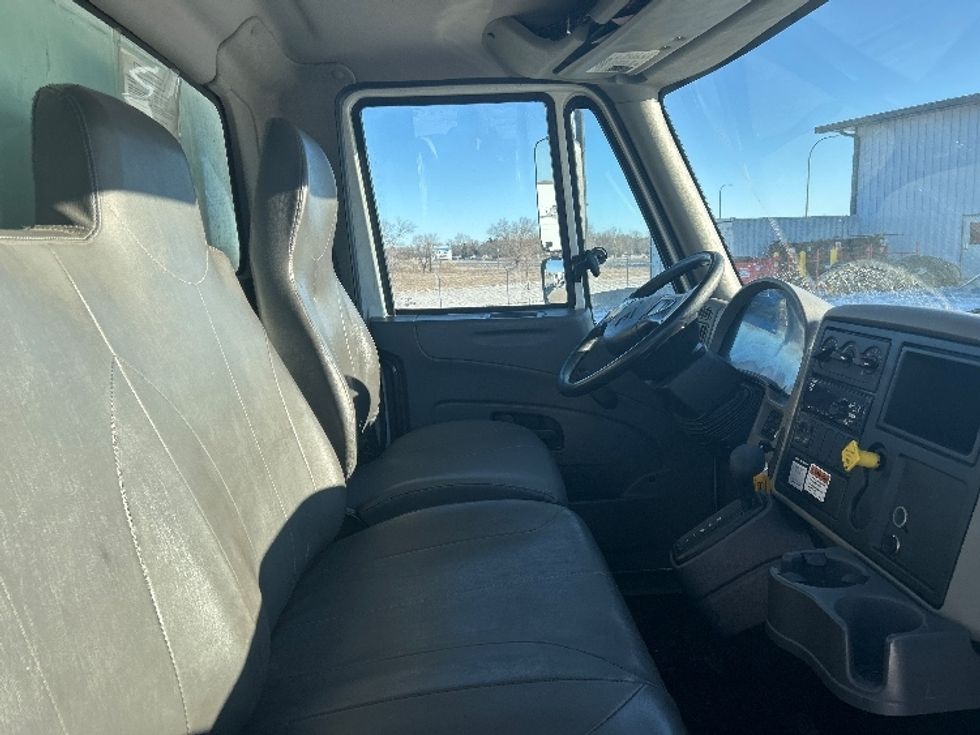 Medium Duty Box Truck-Light and Medium Duty Trucks-International-2019-4300-Brooklyn Park-MN-318,142\n\t\tmiles-$ 21,500 - Image 22