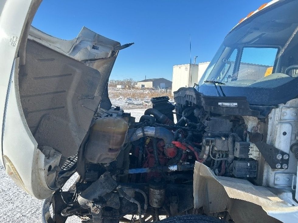 Medium Duty Box Truck-Light and Medium Duty Trucks-International-2019-4300-Brooklyn Park-MN-318,142\n\t\tmiles-$ 21,500 - Image 24