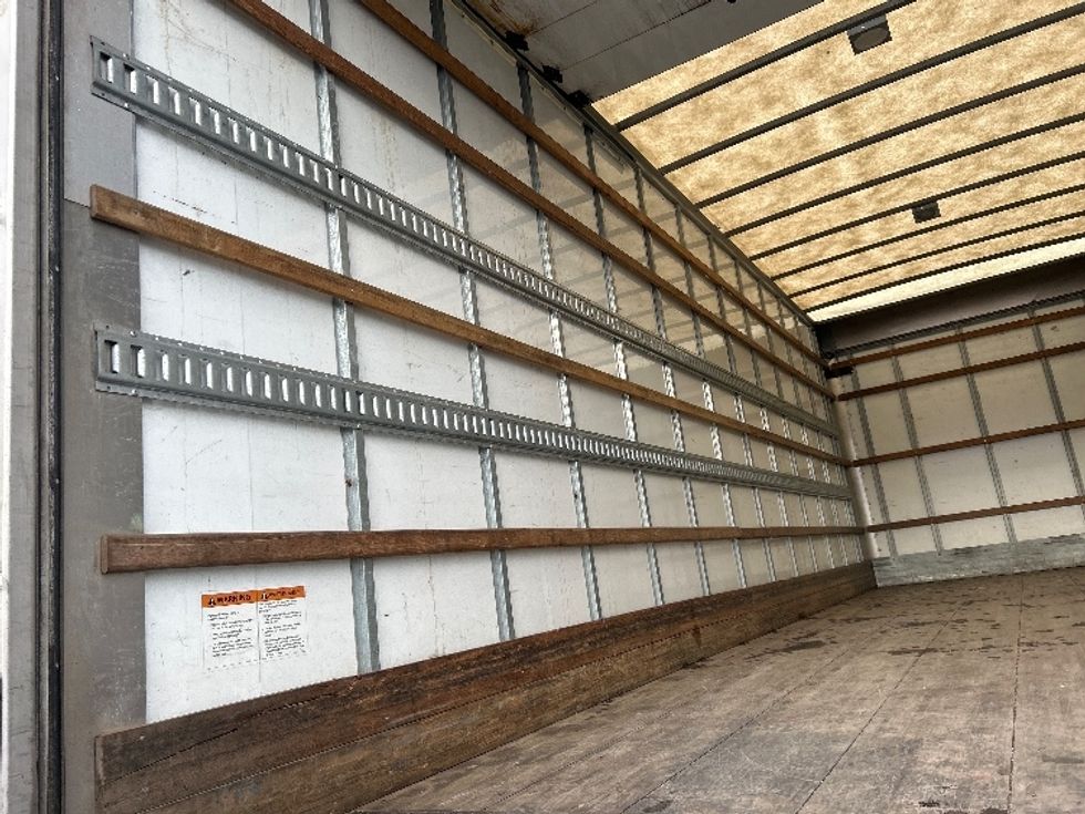 Medium Duty Box Truck-Light and Medium Duty Trucks-International-2019-4300-Burnaby-BC-150,181\n\t\tkm-$ 69,500 - Image 10