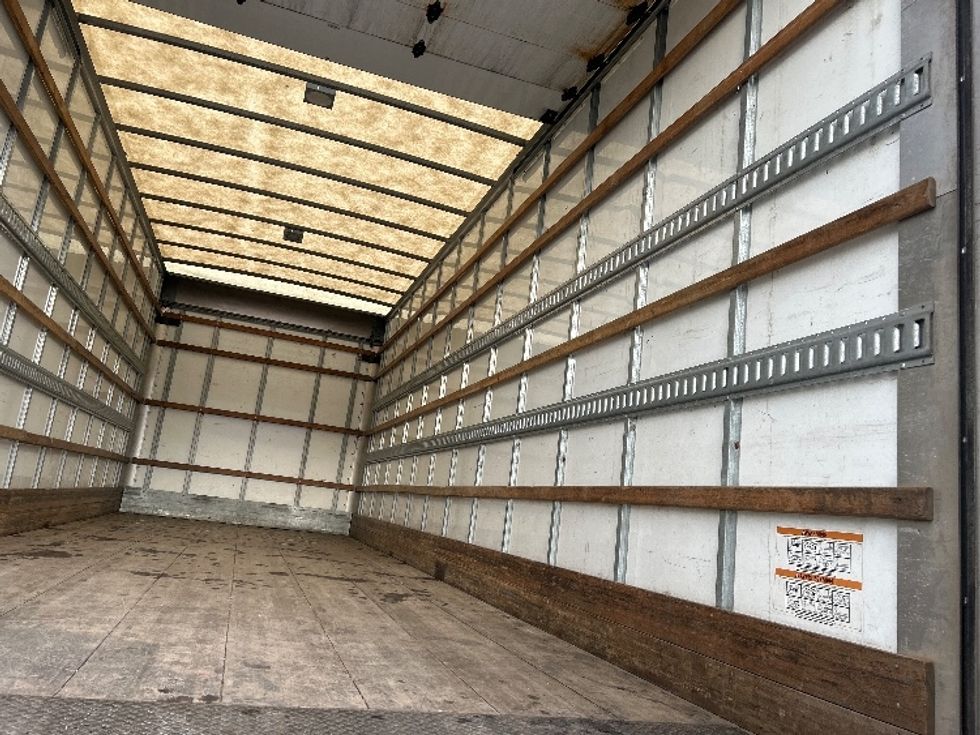 Medium Duty Box Truck-Light and Medium Duty Trucks-International-2019-4300-Burnaby-BC-150,181\n\t\tkm-$ 69,500 - Image 11