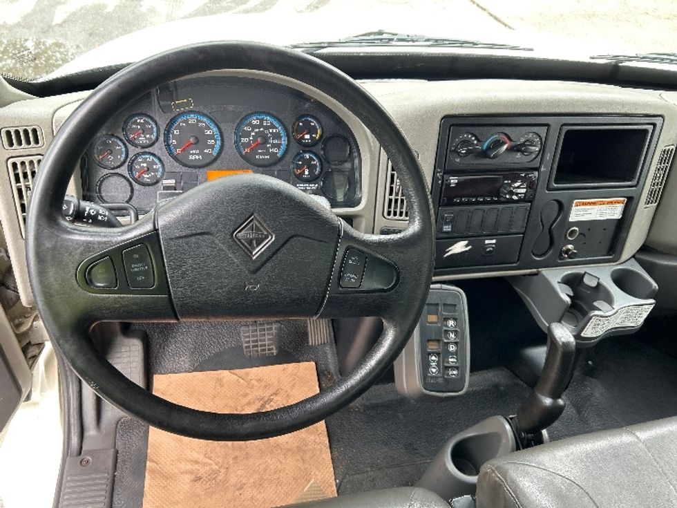 Medium Duty Box Truck-Light and Medium Duty Trucks-International-2019-4300-Burnaby-BC-150,181\n\t\tkm-$ 69,500 - Image 17