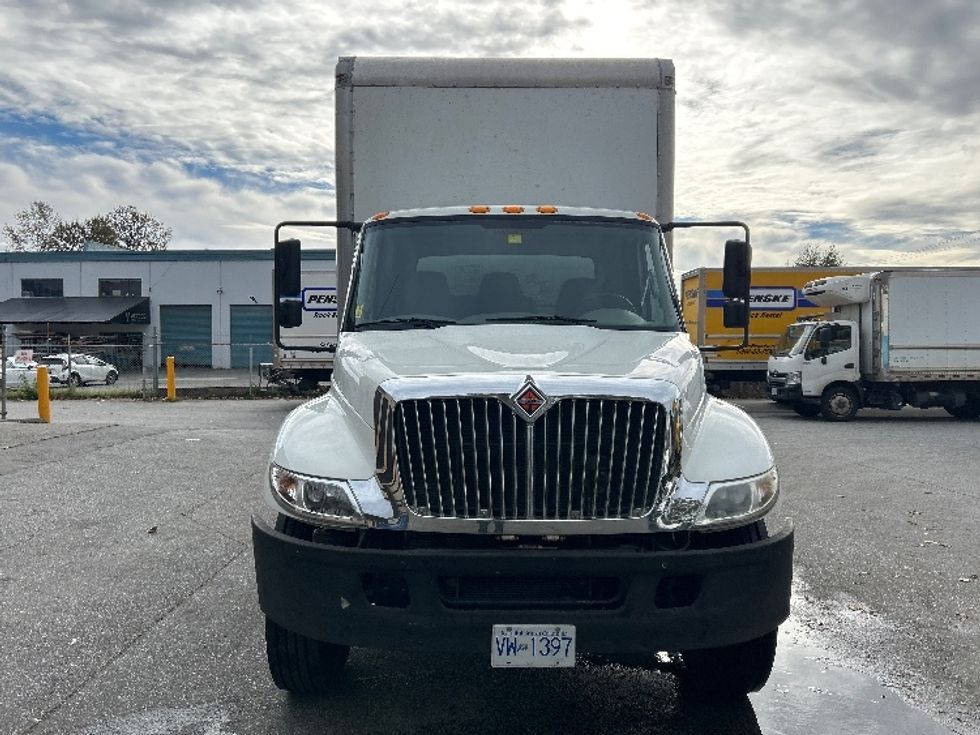 Medium Duty Box Truck-Light and Medium Duty Trucks-International-2019-4300-Burnaby-BC-150,181\n\t\tkm-$ 69,500 - Image 2