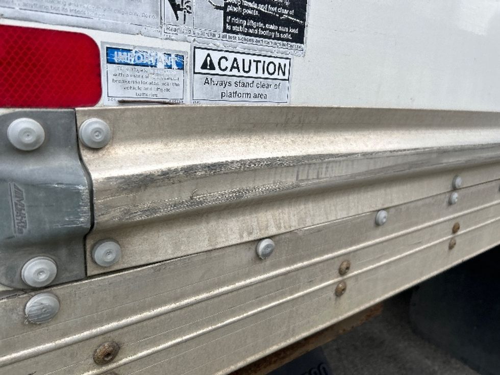 Medium Duty Box Truck-Light and Medium Duty Trucks-International-2019-4300-Burnaby-BC-150,181\n\t\tkm-$ 69,500 - Image 25