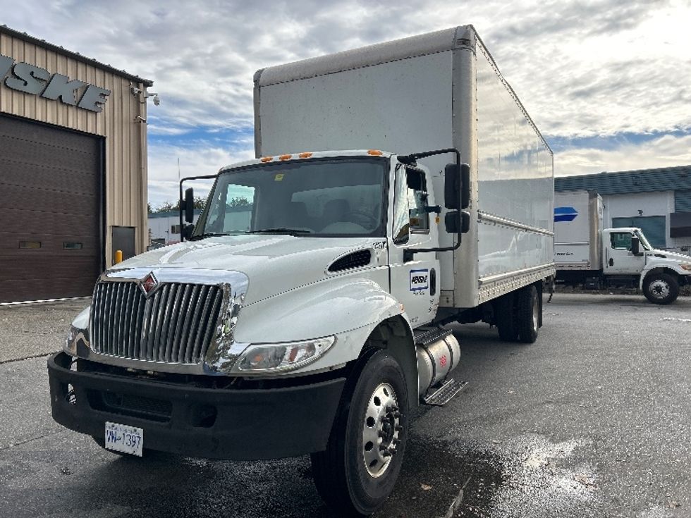 Medium Duty Box Truck-Light and Medium Duty Trucks-International-2019-4300-Burnaby-BC-150,181\n\t\tkm-$ 69,500 - Image 3
