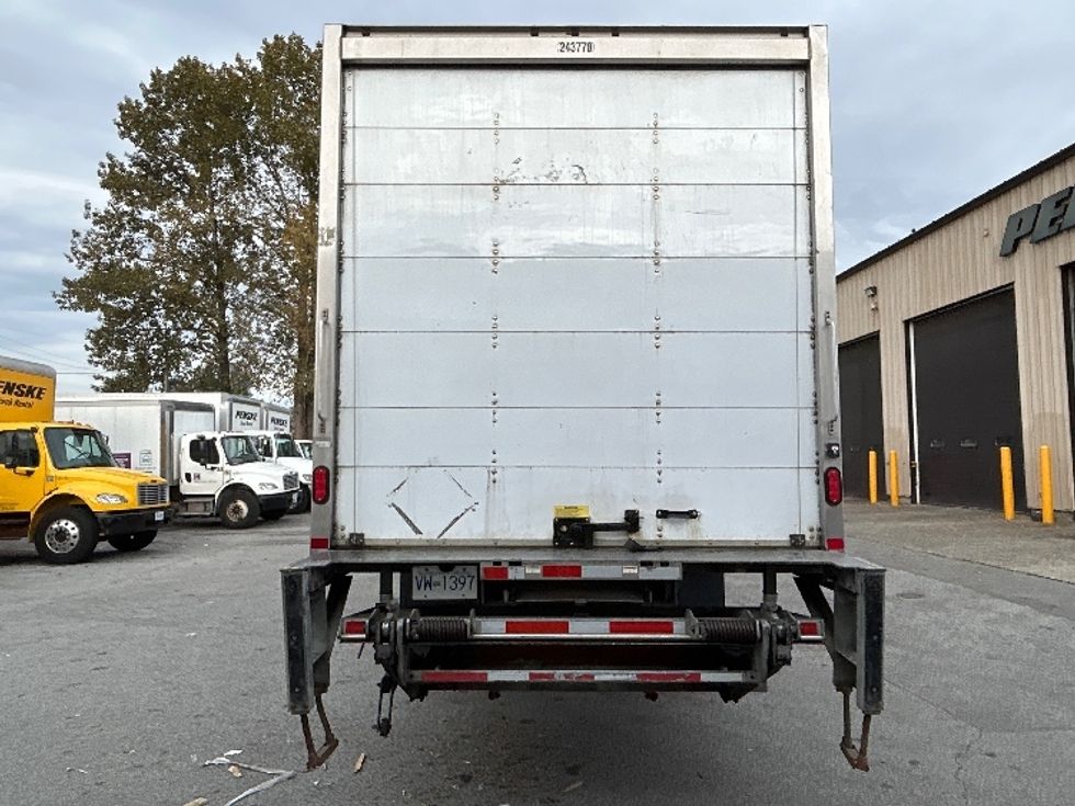 Medium Duty Box Truck-Light and Medium Duty Trucks-International-2019-4300-Burnaby-BC-150,181\n\t\tkm-$ 69,500 - Image 7